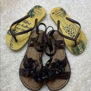 Bundle of 2 Girls Sandals Sonoma Brown and Havaianas Yellow Thong Sz 1